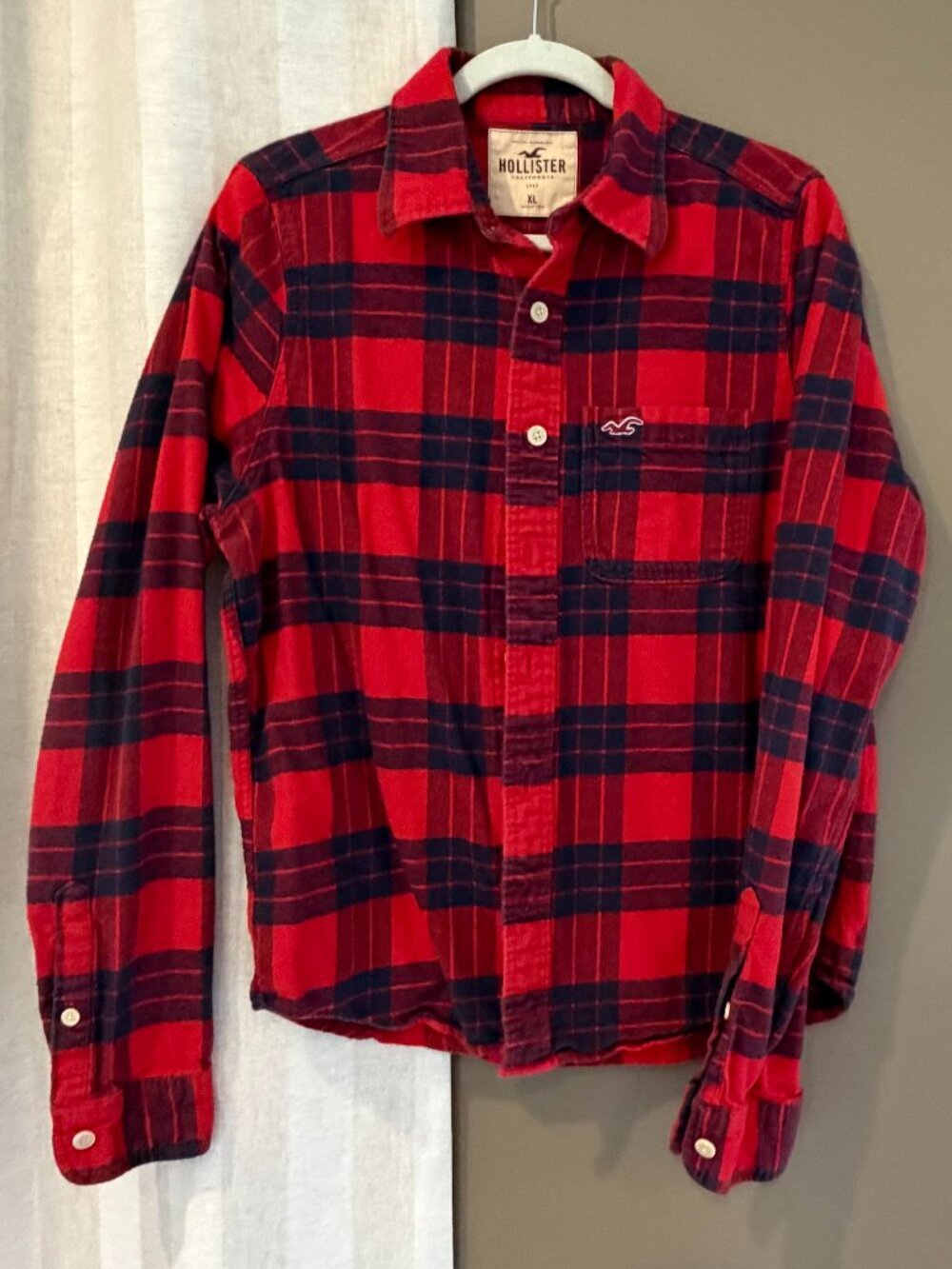 Hollister Red Navy Plaid Flannel Long Sleeve Button Up Shirt, Size XL
